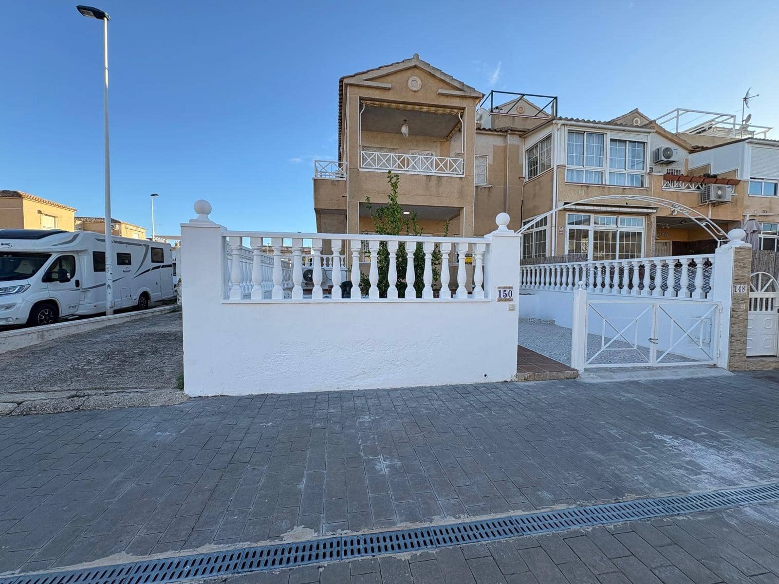 2 quarto Bungalow para venda em Torrevieja com piscina - 159 900 € (Ref: 9344771)
