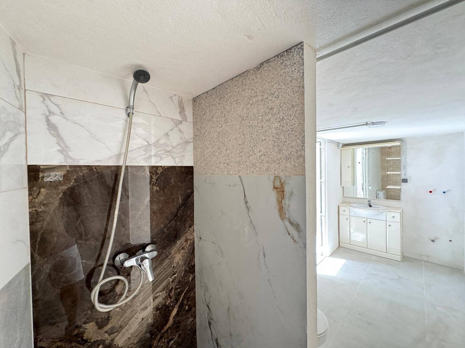 6 sypialnia Biznes na sprzedaż w Torrevieja - 315 000 € (Ref: 9349548)