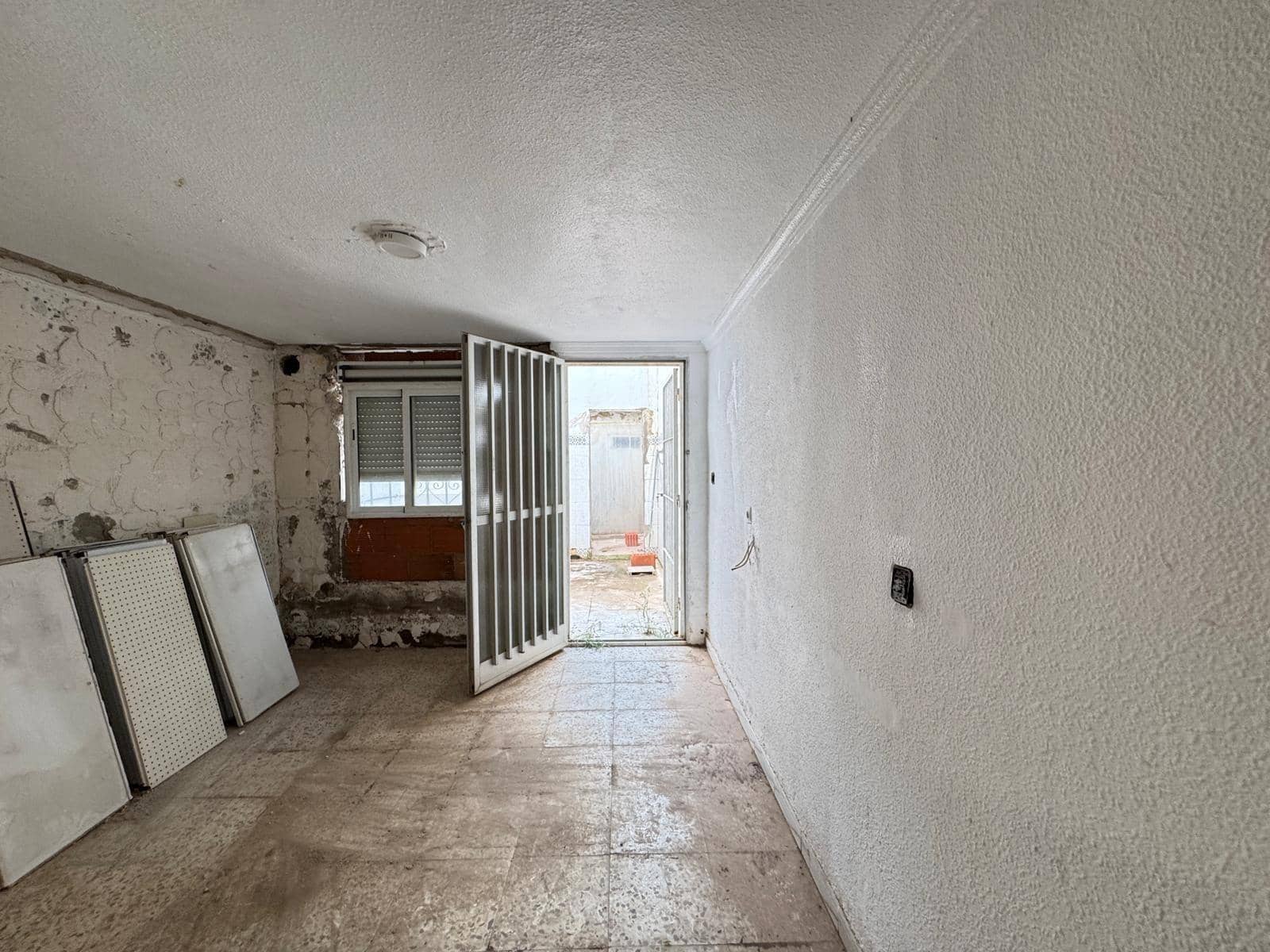 6 sypialnia Biznes na sprzedaż w Torrevieja - 315 000 € (Ref: 9349548)