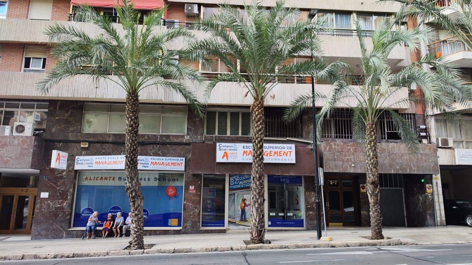 Commercieel te koop in Alicante stad - € 510.000 (Ref: 9353616)
