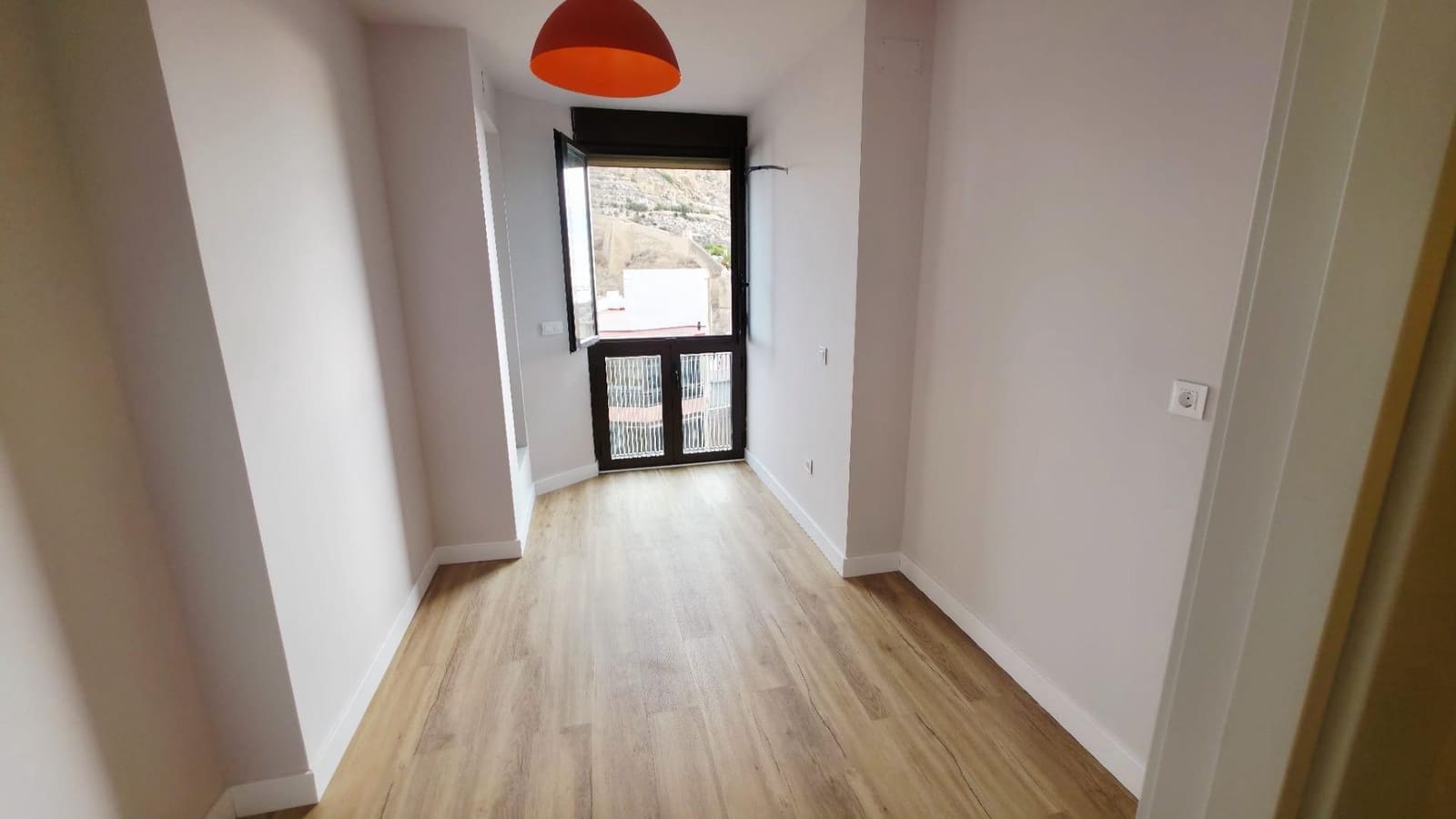 3 makuuhuone Asunto myytävänä paikassa Alicante kaupunki - 578 000 € (Ref: 9355847)