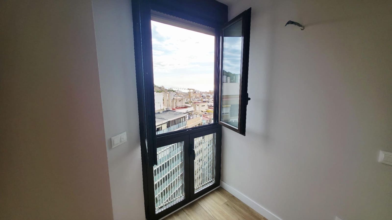 3 makuuhuone Asunto myytävänä paikassa Alicante kaupunki - 578 000 € (Ref: 9355847)