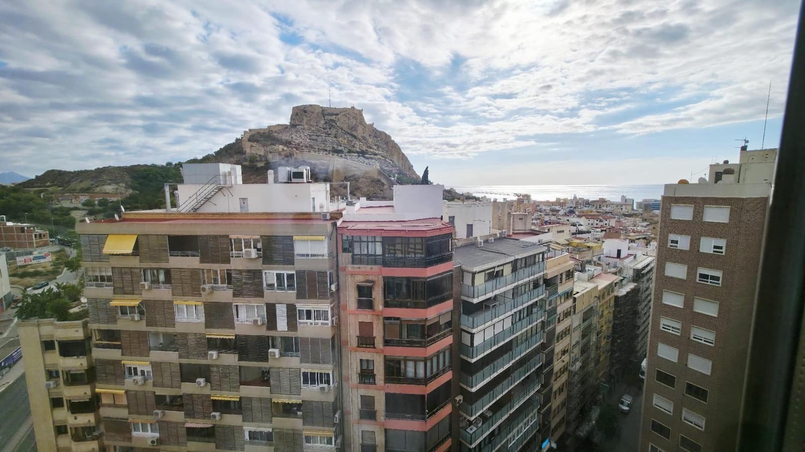 3 makuuhuone Asunto myytävänä paikassa Alicante kaupunki - 578 000 € (Ref: 9355847)