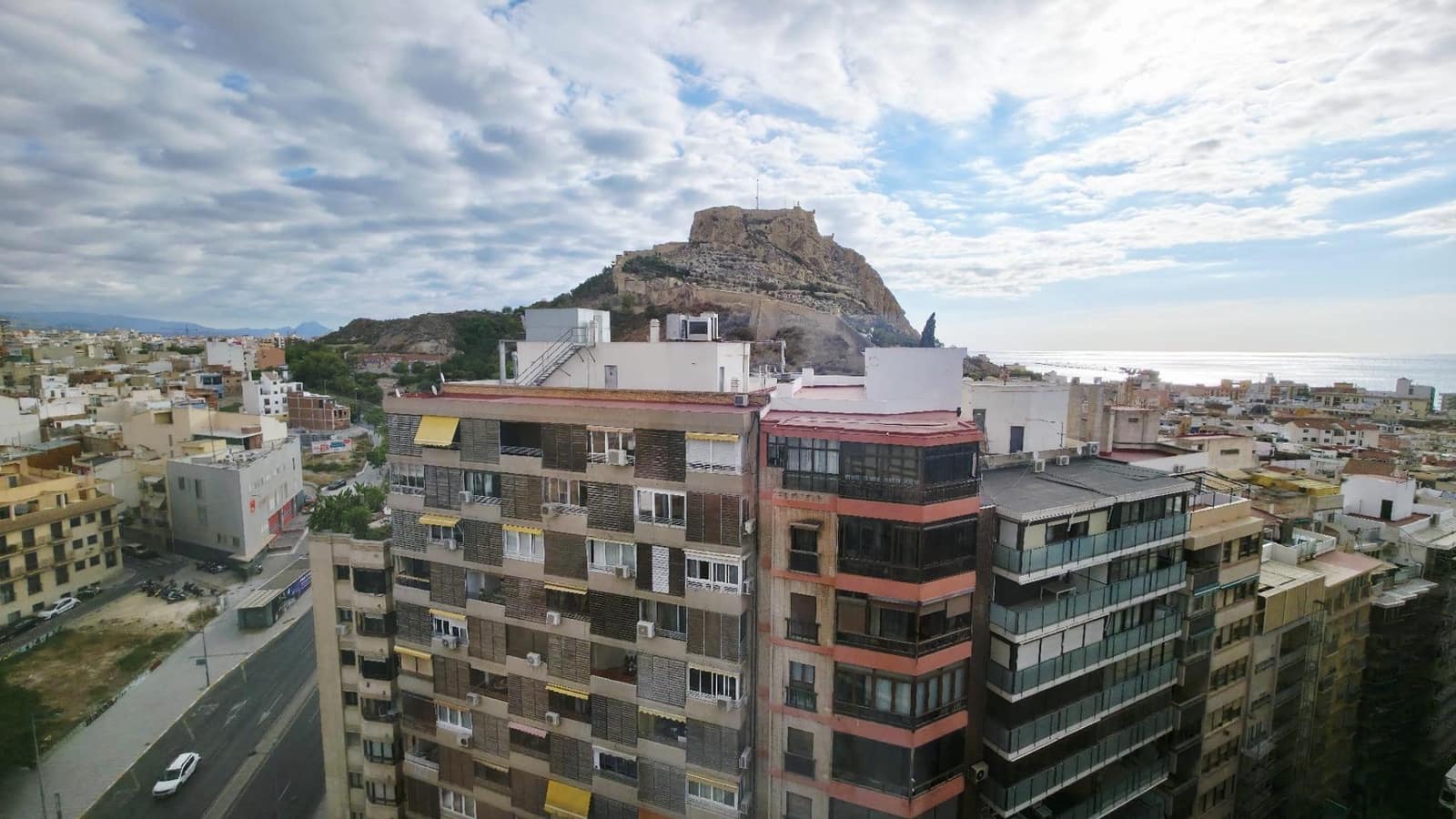 3 makuuhuone Asunto myytävänä paikassa Alicante kaupunki - 578 000 € (Ref: 9355847)