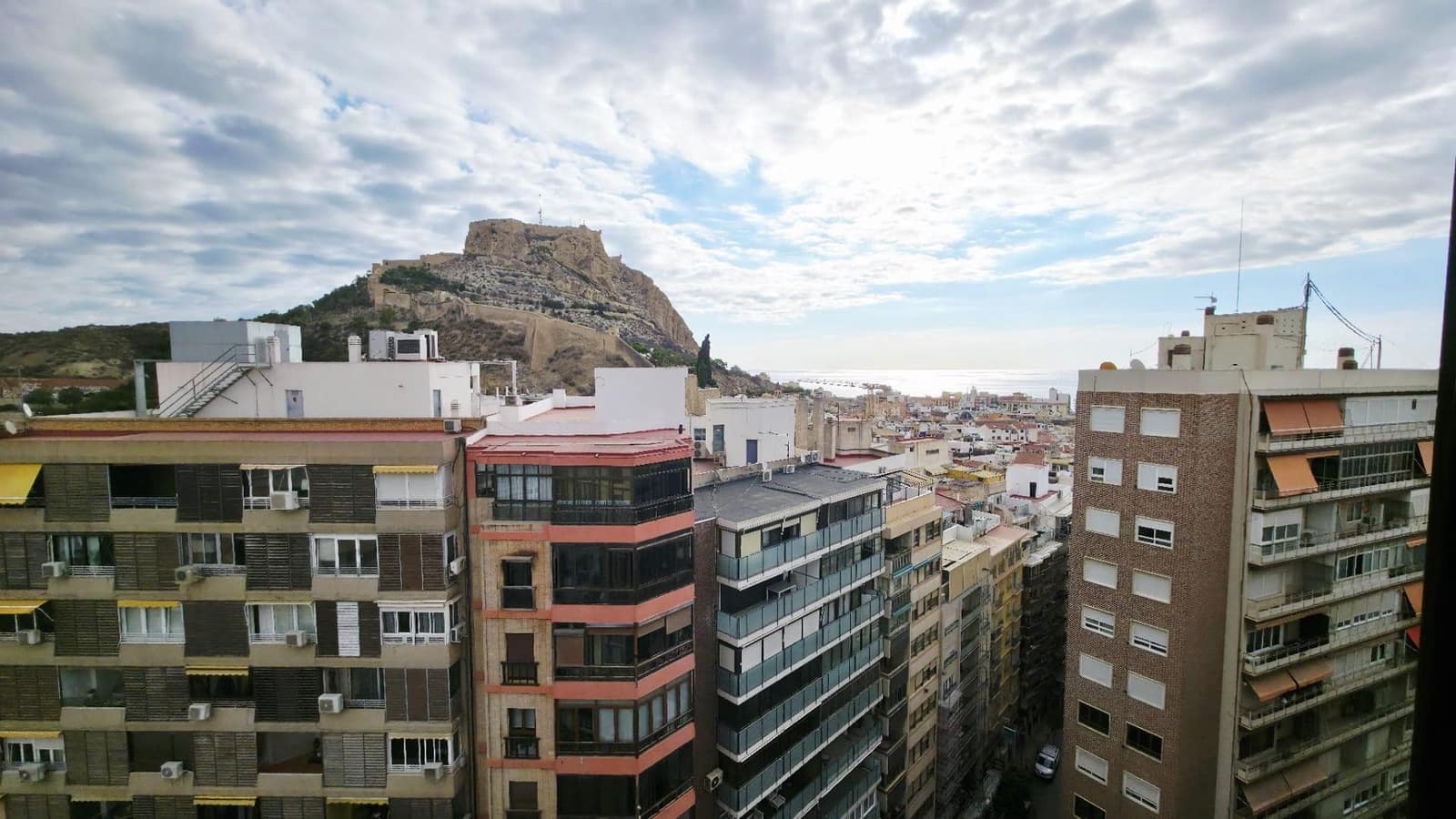 3 makuuhuone Asunto myytävänä paikassa Alicante kaupunki - 578 000 € (Ref: 9355847)