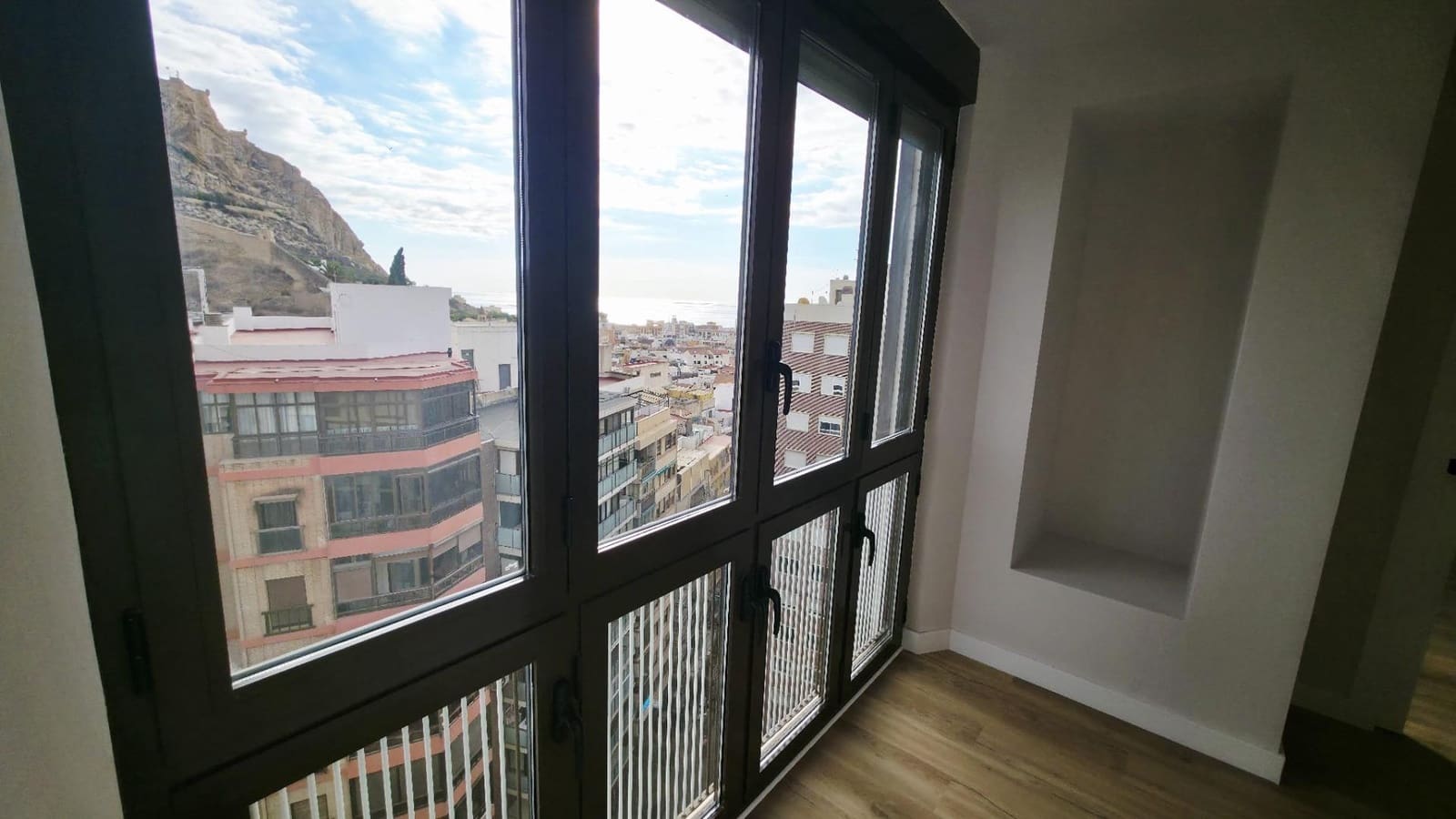 3 makuuhuone Asunto myytävänä paikassa Alicante kaupunki - 578 000 € (Ref: 9355847)