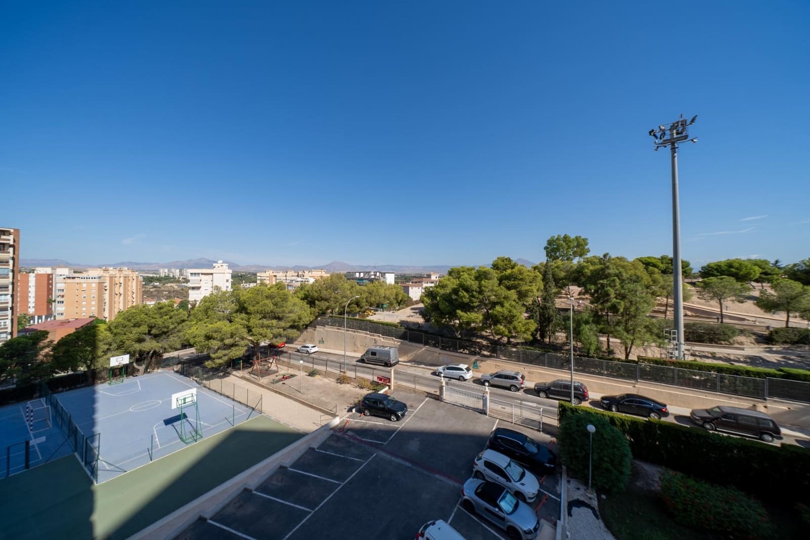 Piso de 2 habitaciones en Alicante / Alacant ciudad en venta con piscina garaje - 349.000 € (Ref: 9356753)