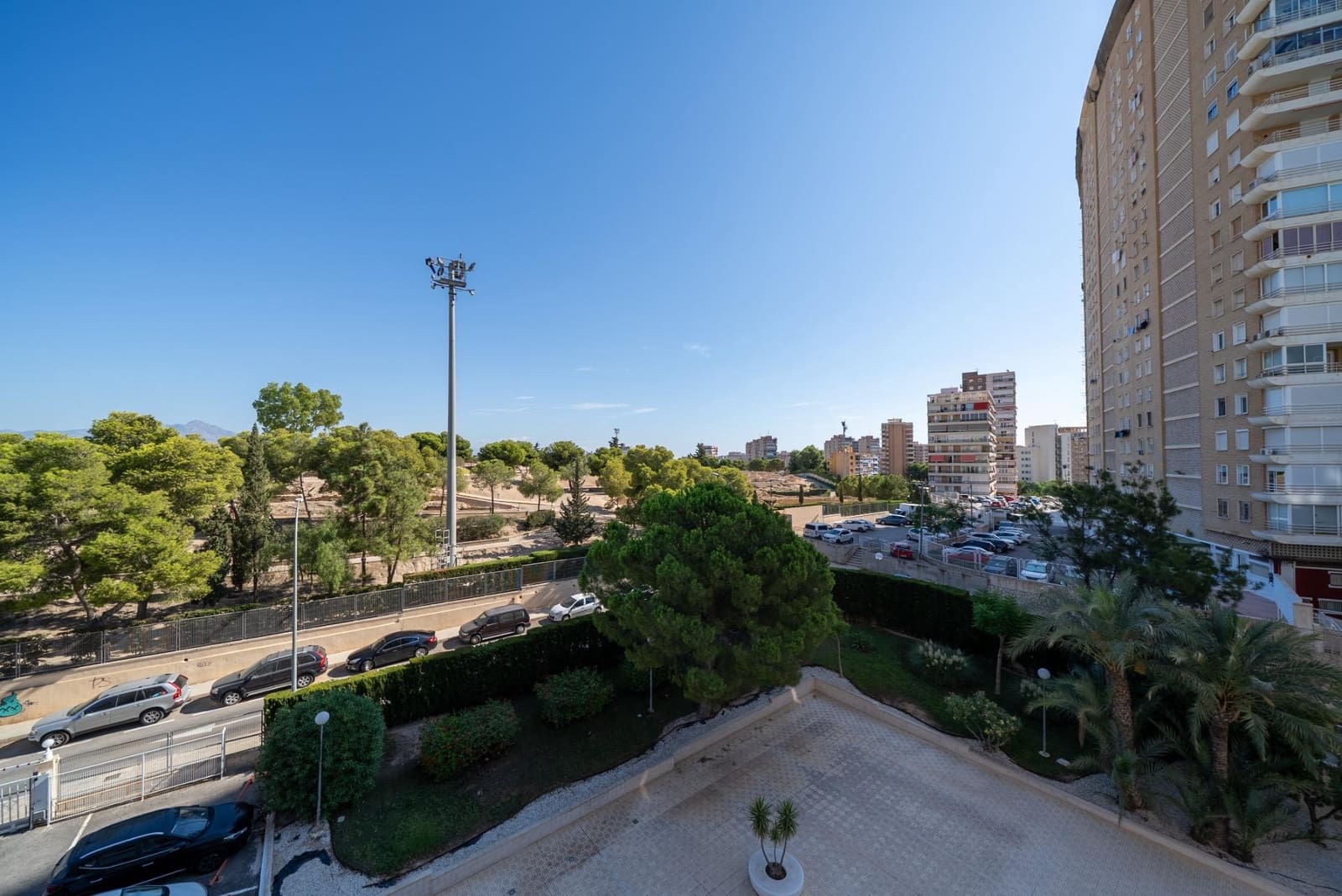 Piso de 2 habitaciones en Alicante / Alacant ciudad en venta con piscina garaje - 349.000 € (Ref: 9356753)