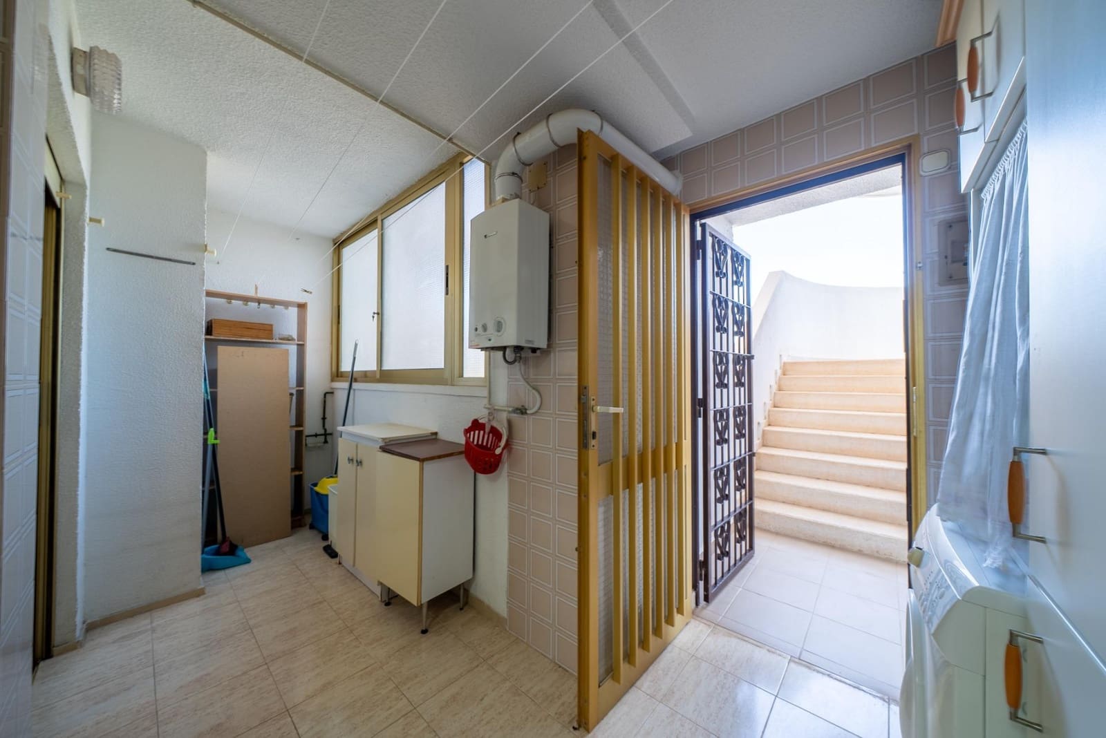 Piso de 2 habitaciones en Alicante / Alacant ciudad en venta con piscina garaje - 349.000 € (Ref: 9356753)