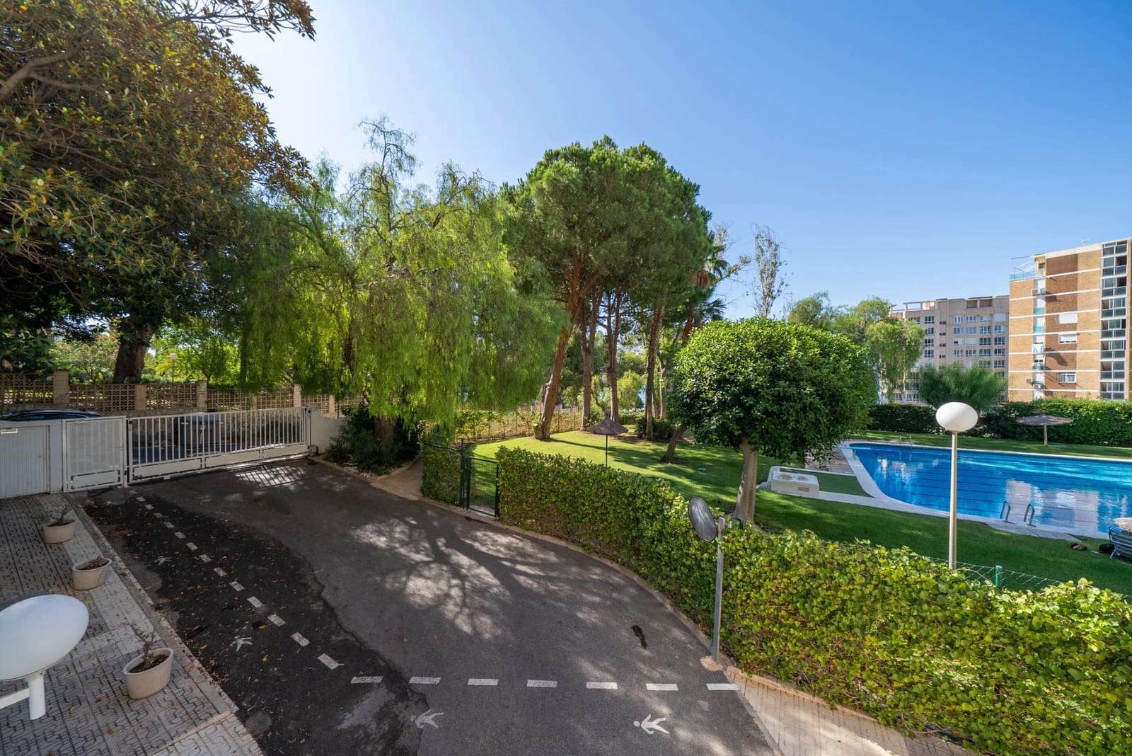 Piso de 2 habitaciones en Alicante / Alacant ciudad en venta con piscina garaje - 349.000 € (Ref: 9356753)