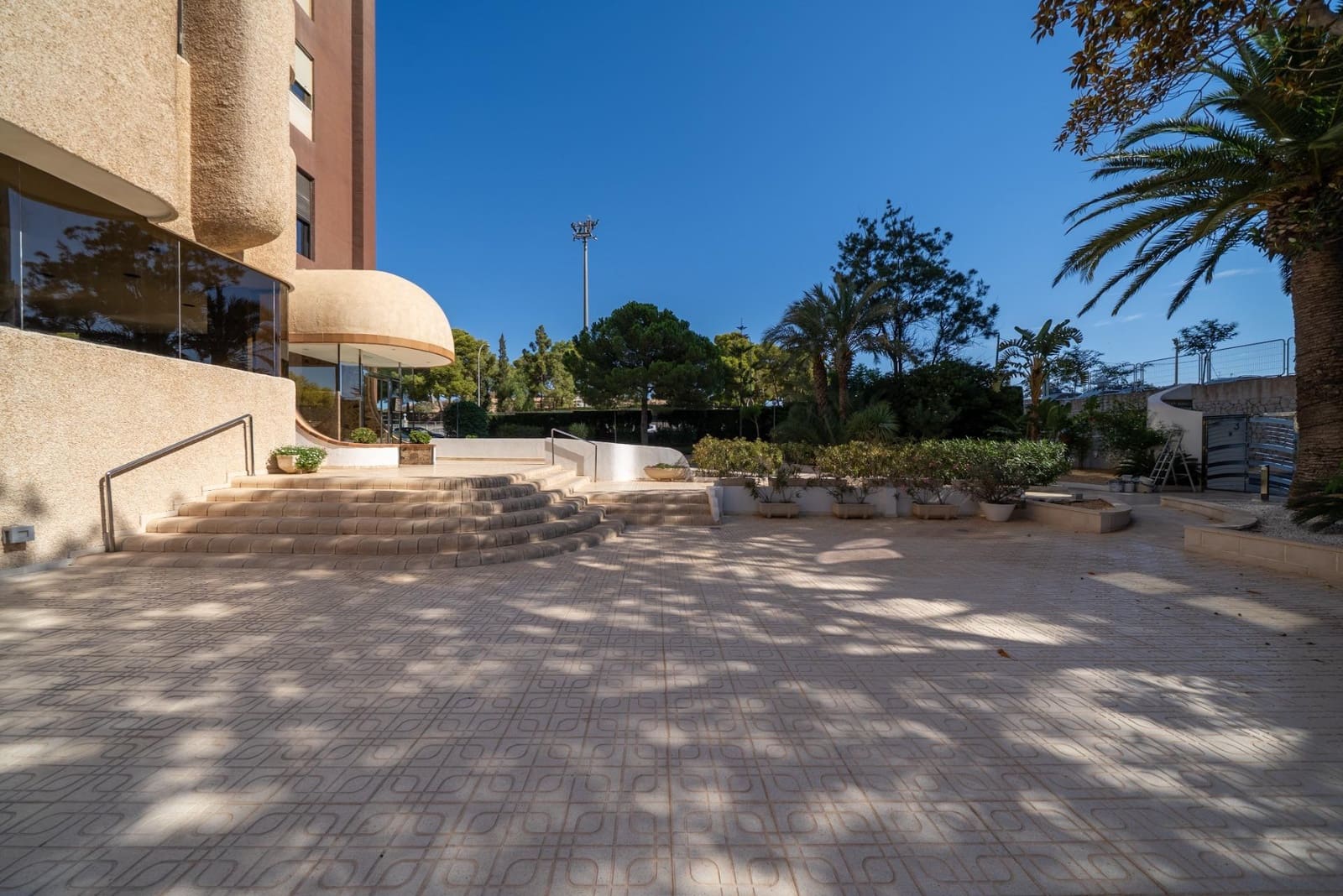 Piso de 2 habitaciones en Alicante / Alacant ciudad en venta con piscina garaje - 349.000 € (Ref: 9356753)