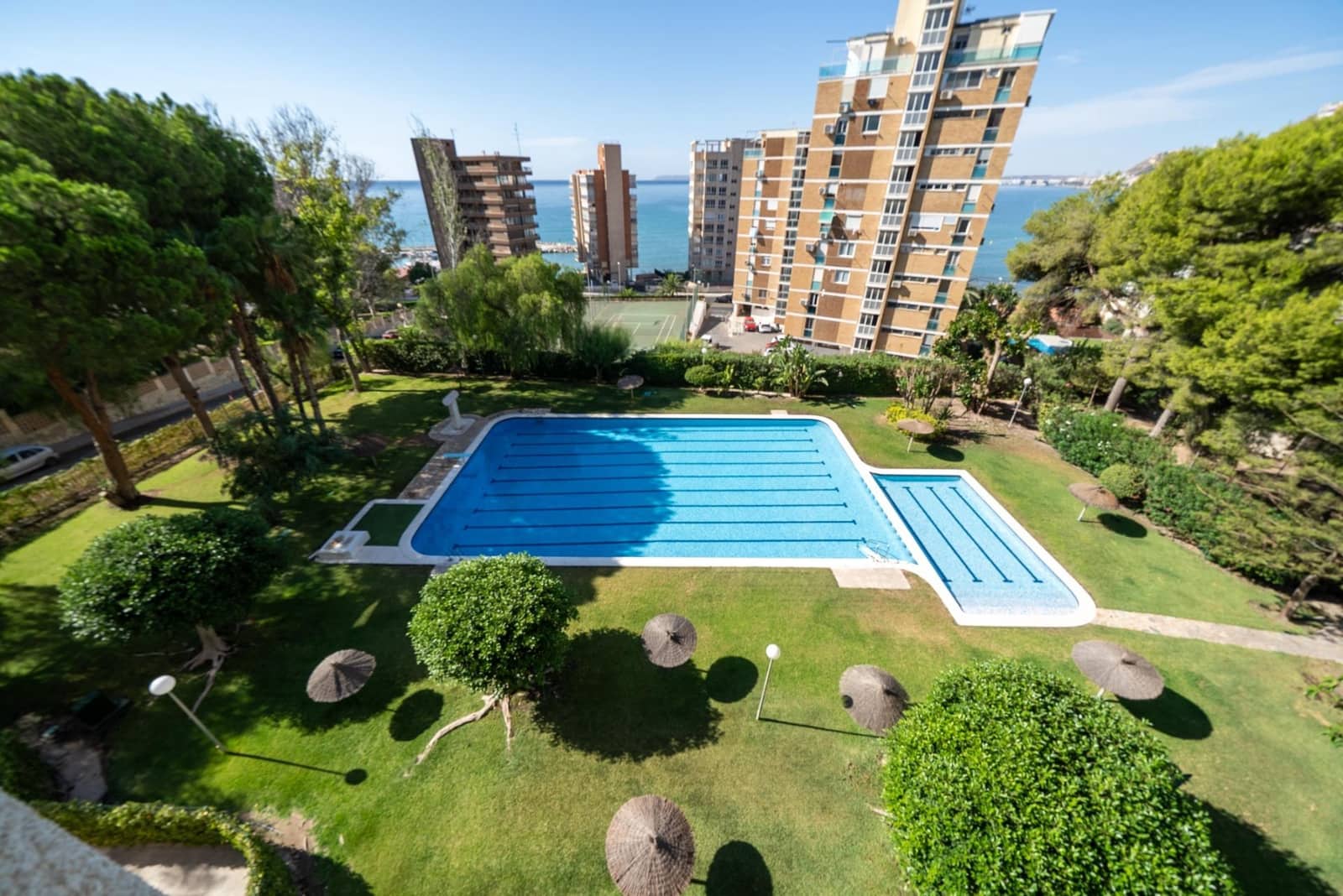 Piso de 2 habitaciones en Alicante / Alacant ciudad en venta con piscina garaje - 349.000 € (Ref: 9356753)