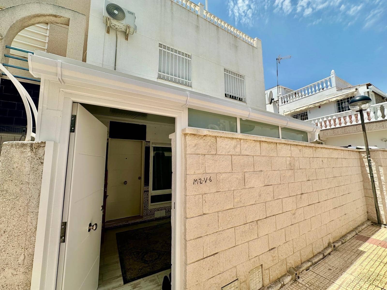 3 camera da letto Bungalow in vendita in Torrevieja con piscina - 200.000 € (Rif: 9359590)
