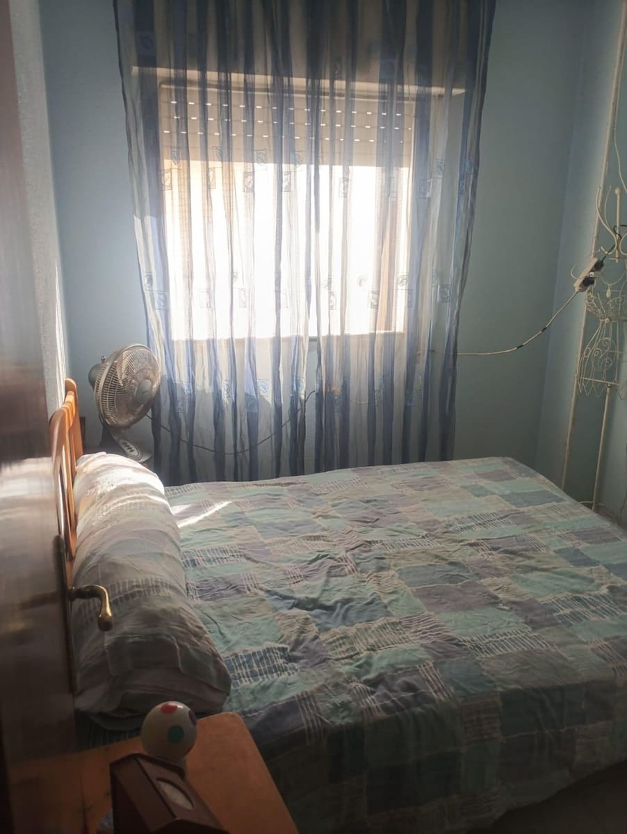 Apartamento de 2 habitaciones en Torrevieja en venta con piscina - 115.000 € (Ref: 9362631)