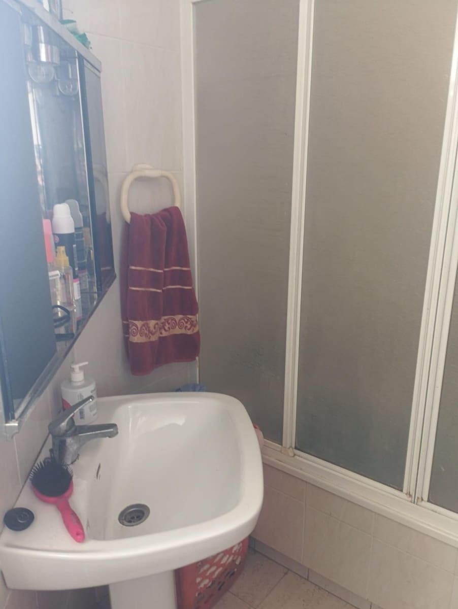 Apartamento de 2 habitaciones en Torrevieja en venta con piscina - 115.000 € (Ref: 9362631)