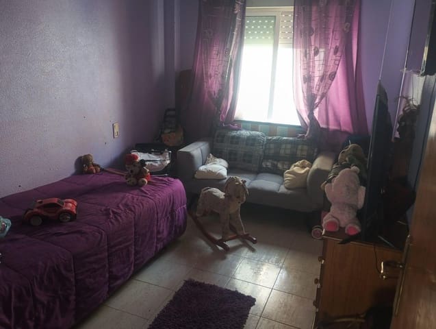 Apartamento de 2 habitaciones en Centro, Torrevieja en venta con piscina - 115.000 € (Ref: 9362631)