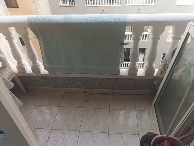 Apartamento de 2 habitaciones en Centro, Torrevieja en venta con piscina - 115.000 € (Ref: 9362631)