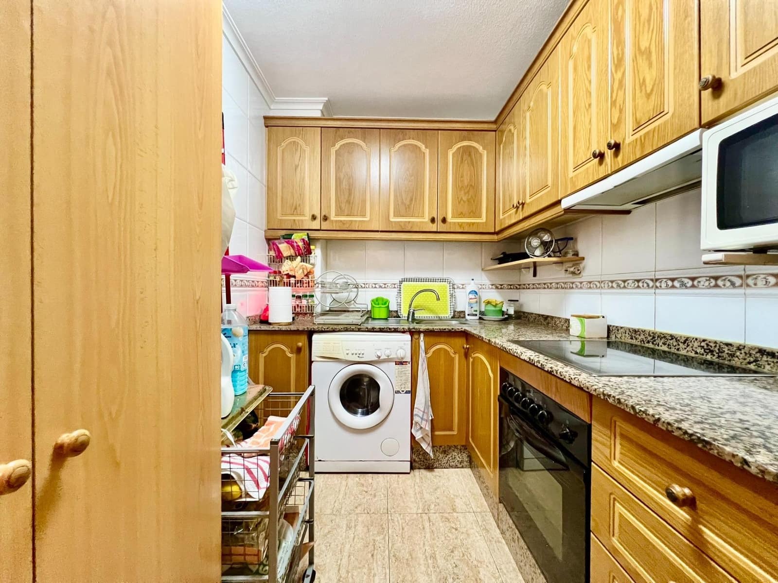 2 makuuhuone Huoneisto myytävänä paikassa Torrevieja mukana uima-altaan - 149 900 € (Ref: 9367505)