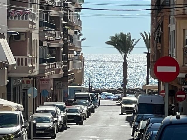 2 makuuhuone Huoneisto myytävänä paikassa Avenida Habaneras - Curva de Palangre, Torrevieja mukana uima-altaan - 149 900 € (Ref: 9367505)