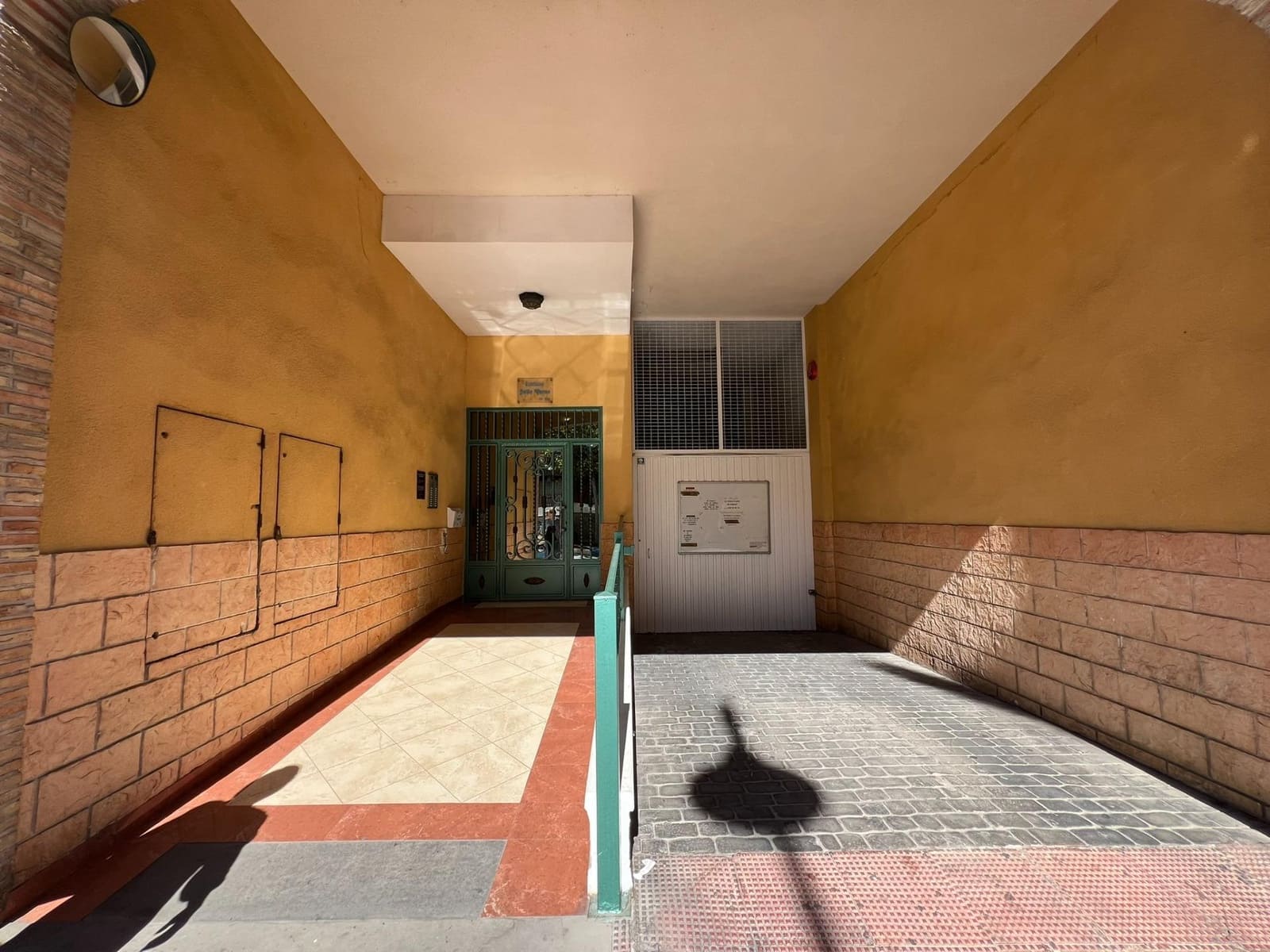 2 makuuhuone Huoneisto myytävänä paikassa Torrevieja mukana uima-altaan - 149 900 € (Ref: 9367505)