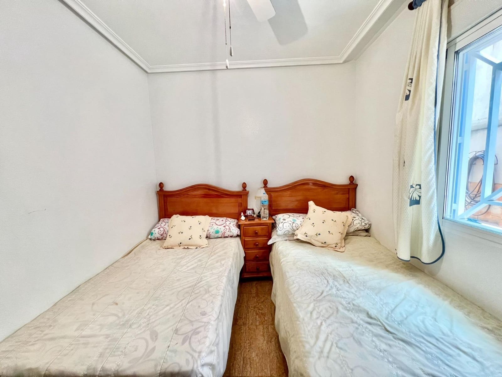 2 makuuhuone Huoneisto myytävänä paikassa Torrevieja mukana uima-altaan - 149 900 € (Ref: 9367505)