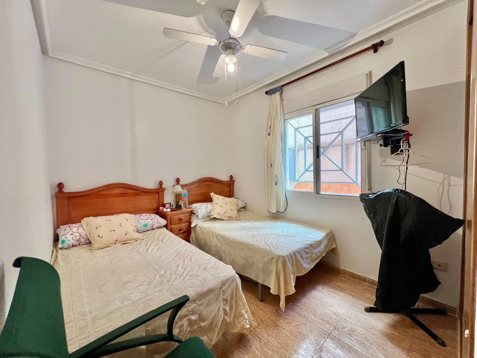 2 makuuhuone Huoneisto myytävänä paikassa Torrevieja mukana uima-altaan - 149 900 € (Ref: 9367505)