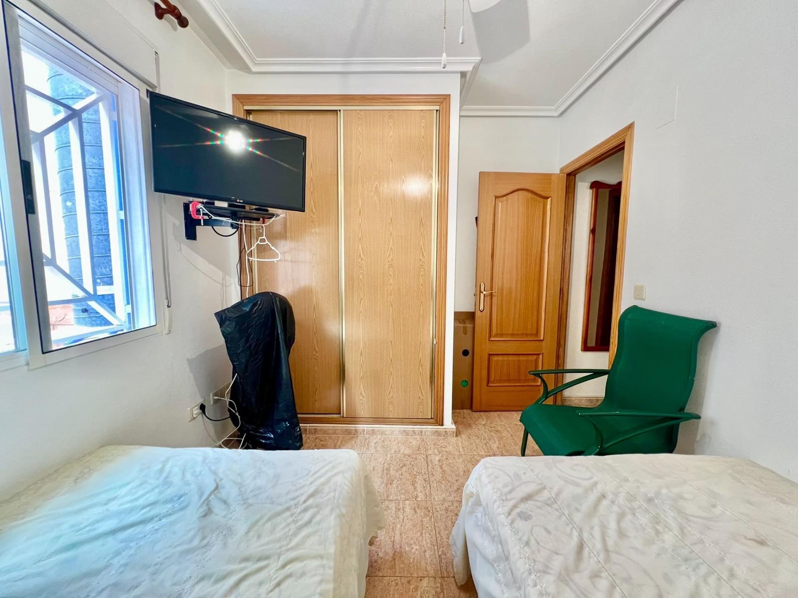 2 makuuhuone Huoneisto myytävänä paikassa Torrevieja mukana uima-altaan - 149 900 € (Ref: 9367505)