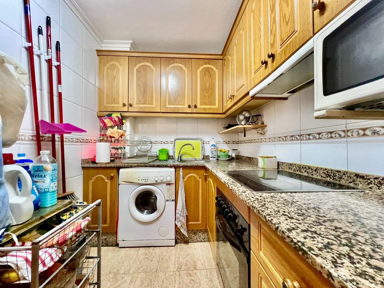 2 makuuhuone Huoneisto myytävänä paikassa Torrevieja mukana uima-altaan - 149 900 € (Ref: 9367505)