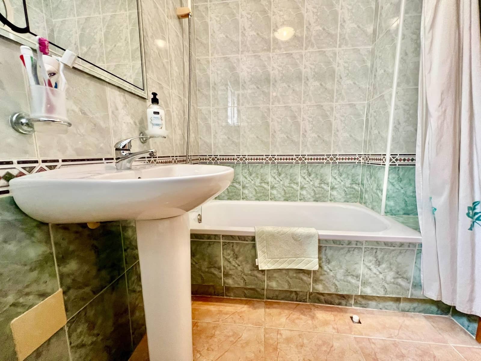 Apartamento de 2 habitaciones en Torrevieja en venta con piscina - 139.900 € (Ref: 9367507)