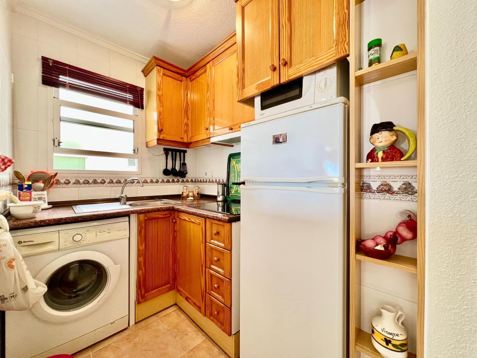 Apartamento de 2 habitaciones en Torrevieja en venta con piscina - 139.900 € (Ref: 9367507)