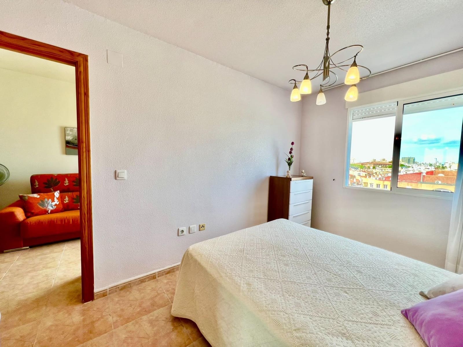 Apartamento de 2 habitaciones en Torrevieja en venta con piscina - 139.900 € (Ref: 9367507)