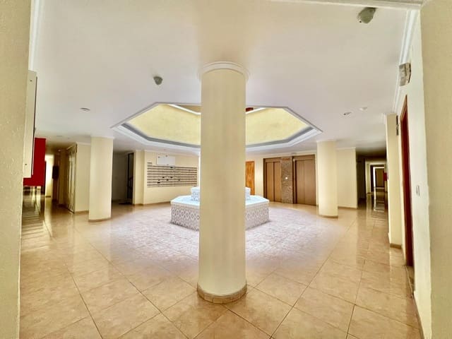 Apartamento de 2 habitaciones en Playa del Cura, Torrevieja en venta con piscina - 139.900 € (Ref: 9367507)