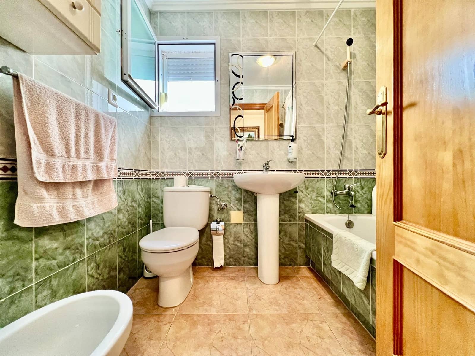 Apartamento de 2 habitaciones en Torrevieja en venta con piscina - 139.900 € (Ref: 9367507)