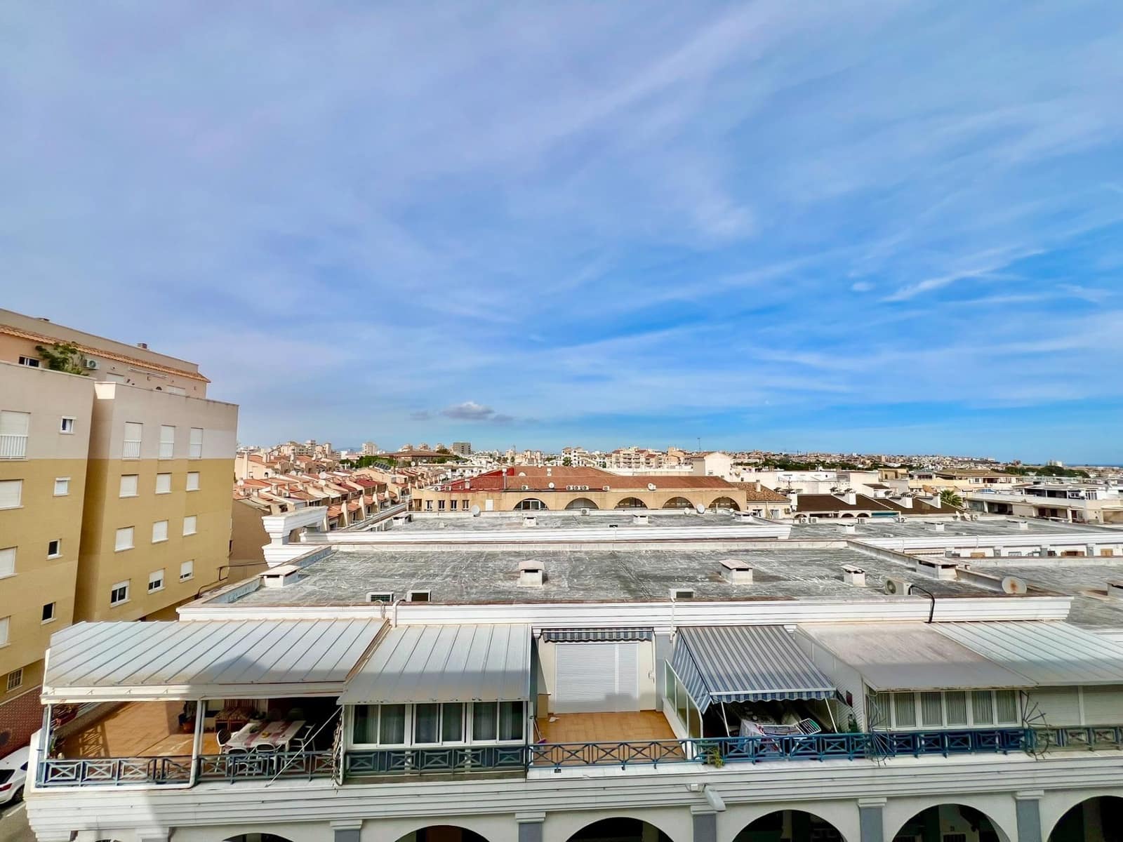 Apartamento de 2 habitaciones en Torrevieja en venta con piscina - 139.900 € (Ref: 9367507)