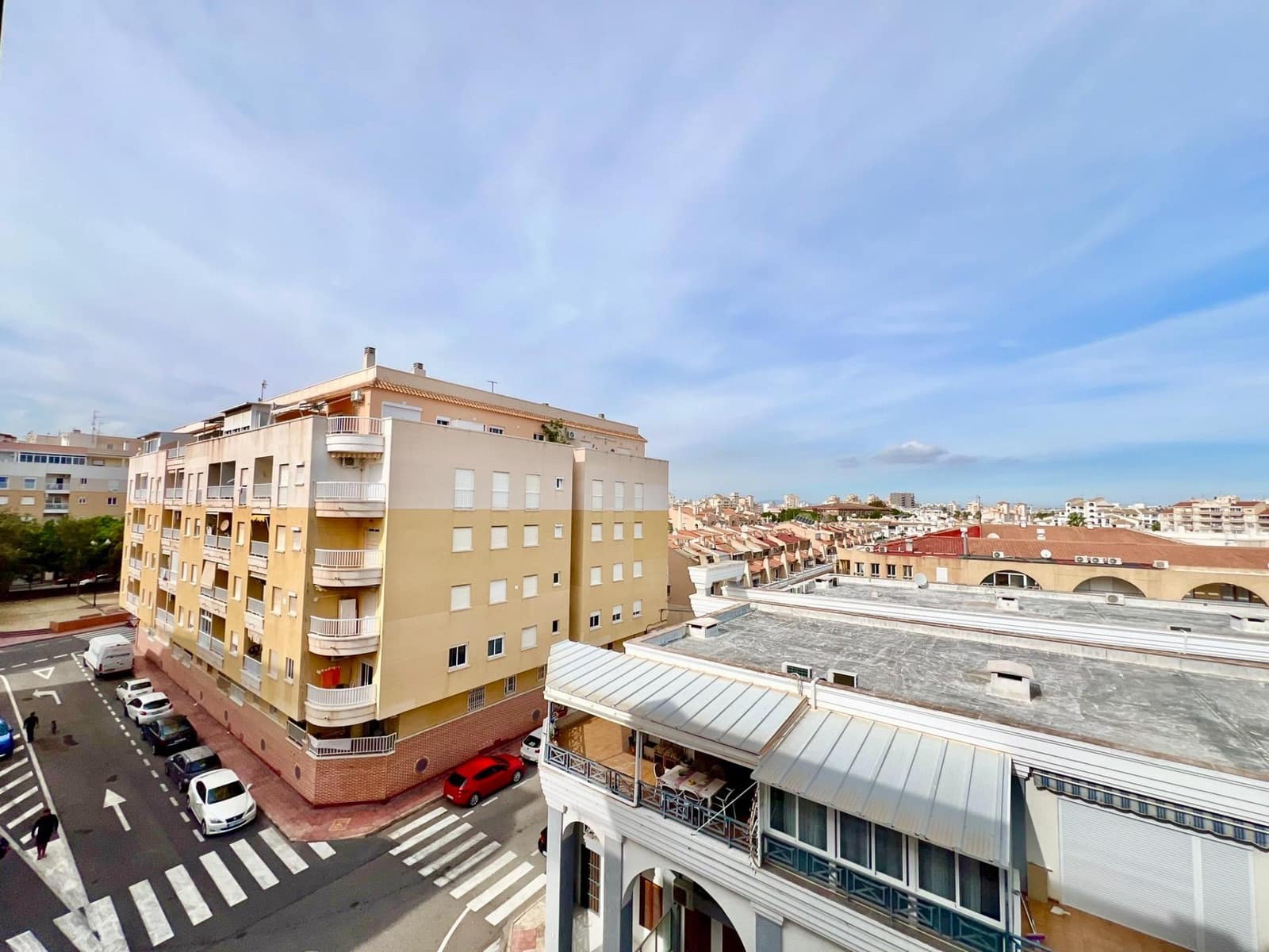 Apartamento de 2 habitaciones en Torrevieja en venta con piscina - 139.900 € (Ref: 9367507)