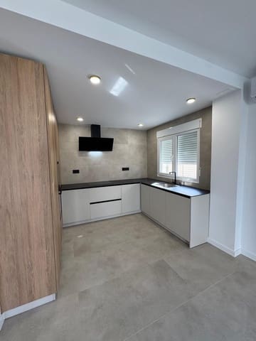 3 bedroom Villa for sale in El Campello with garage - € 550,000 (Ref: 9374025)