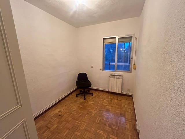 3 bedroom Flat for sale in Pilar, Madrid city - € 362,000 (Ref: 9374028)