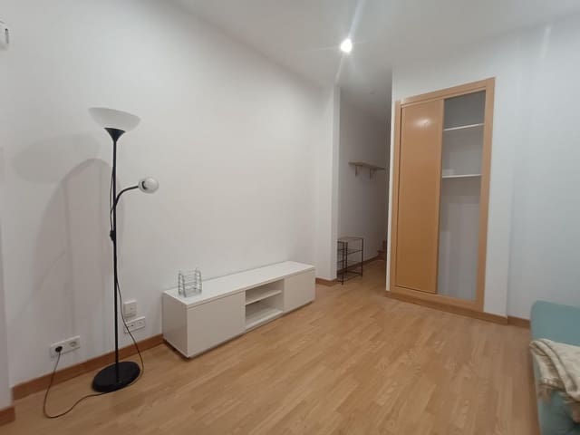 Studio til salg i Madrid by - € 250.000 (Ref: 9374031)
