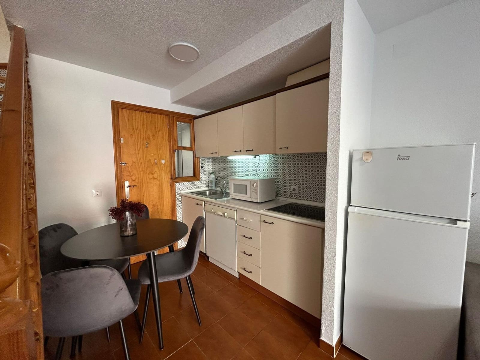 1 chambre Bungalow à vendre à Torrevieja avec piscine - 105 000 € (Ref: 9376712)