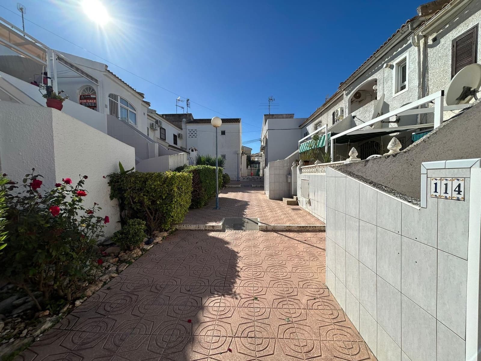 1 chambre Bungalow à vendre à Torrevieja avec piscine - 105 000 € (Ref: 9376712)