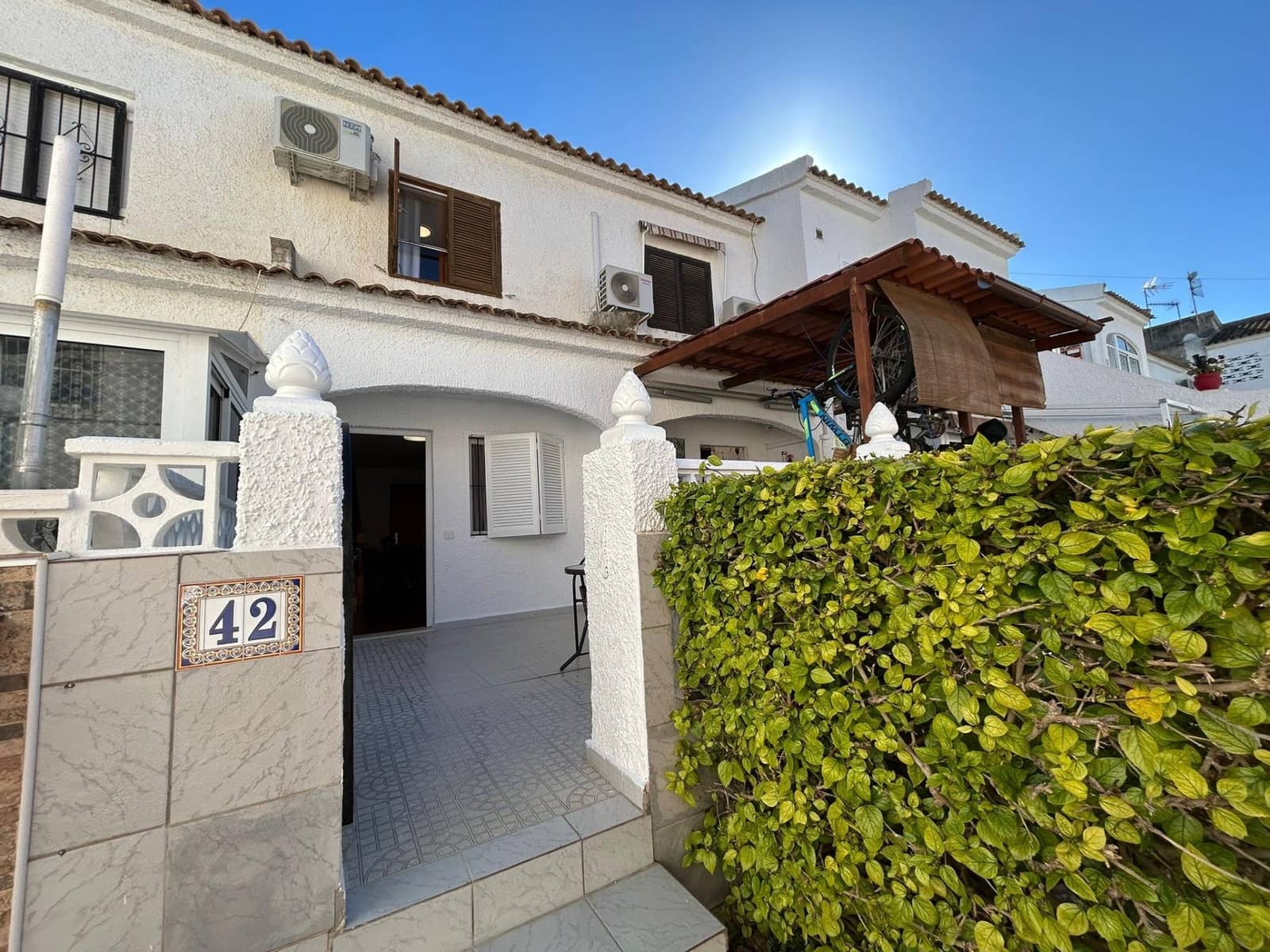 1 chambre Bungalow à vendre à Torrevieja avec piscine - 105 000 € (Ref: 9376712)