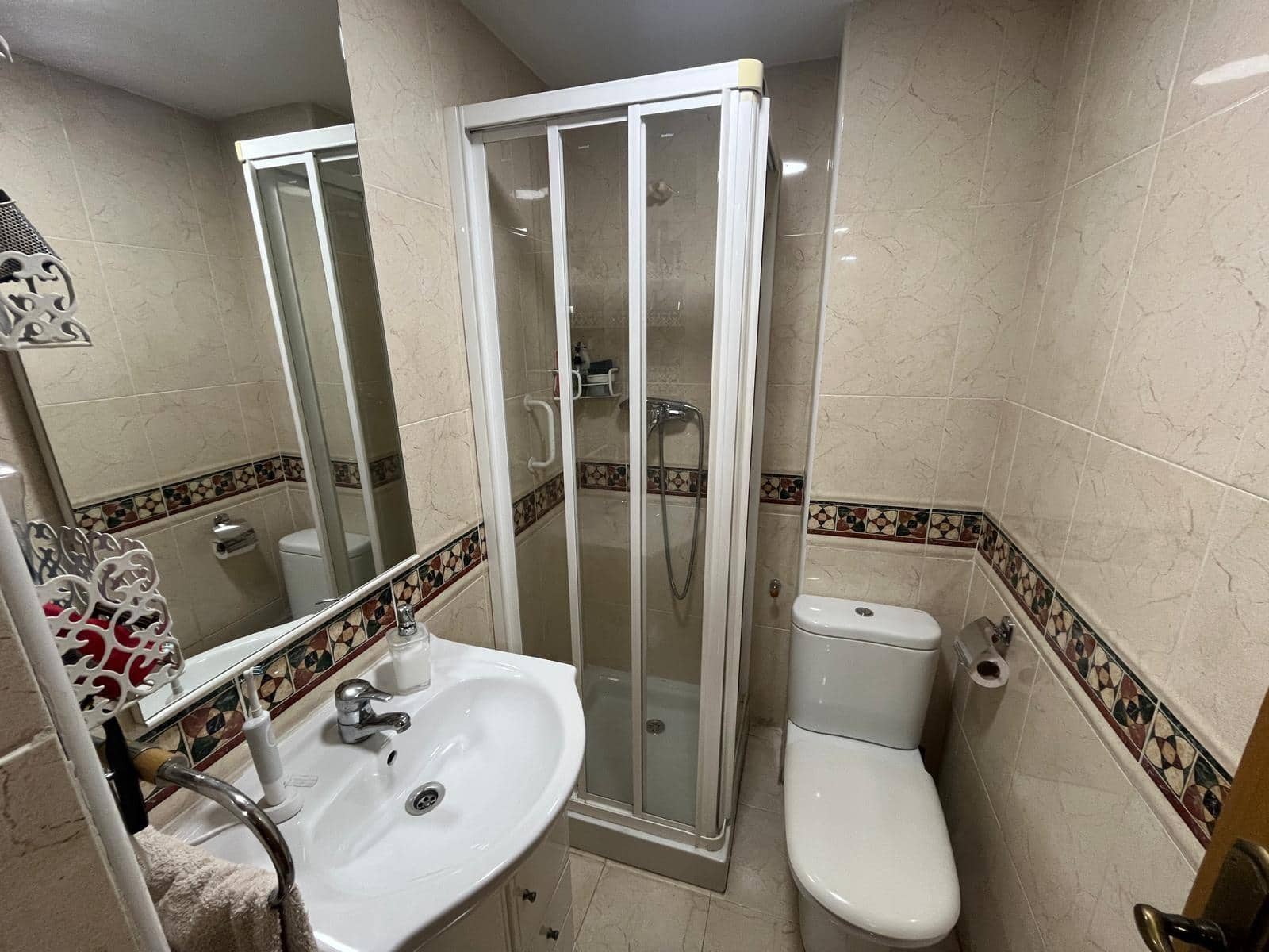 2 soveværelse Lejlighed til salg i Alicante by med swimmingpool garage - € 340.000 (Ref: 9379023)