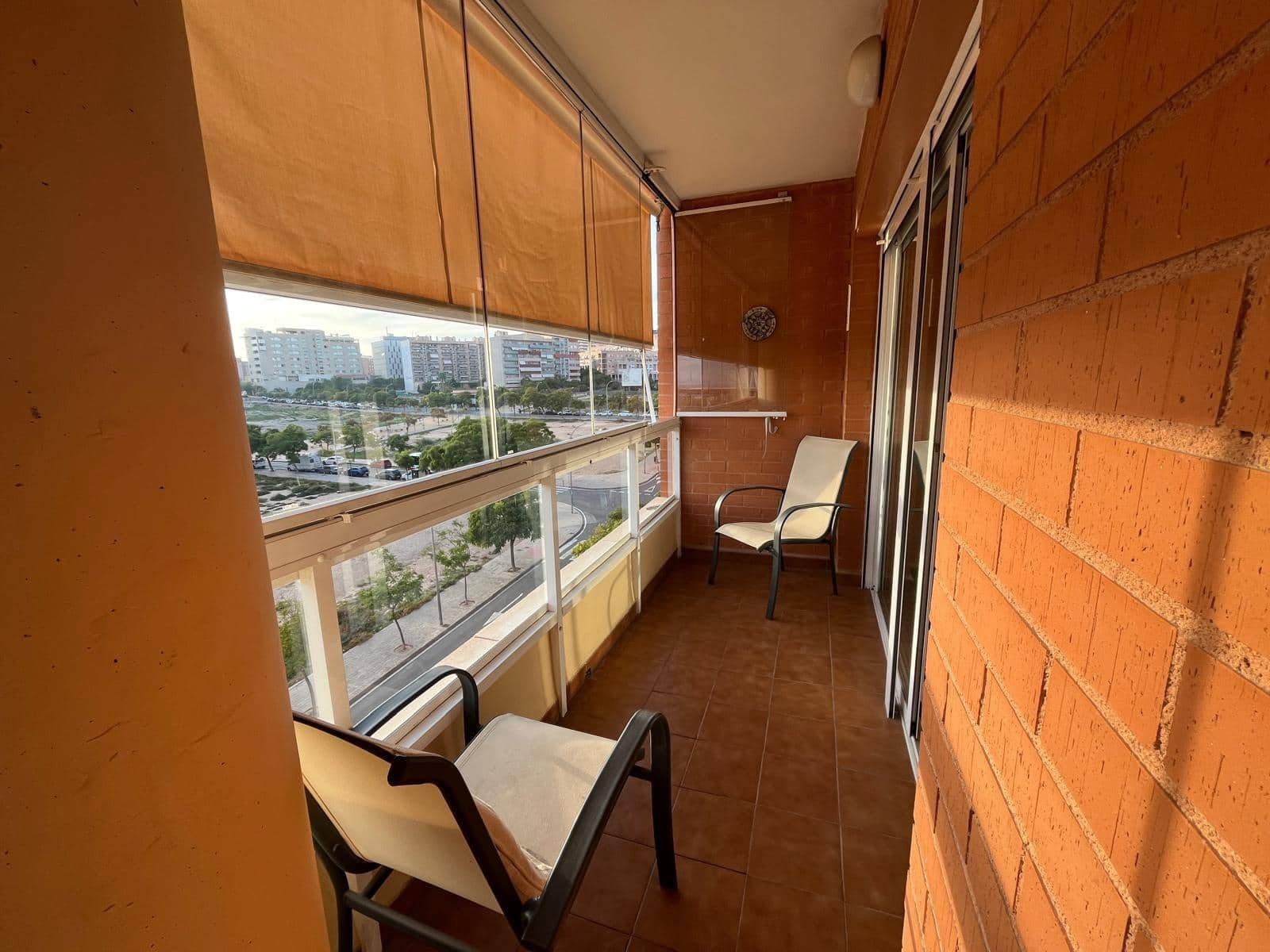 2 soveværelse Lejlighed til salg i Alicante by med swimmingpool garage - € 340.000 (Ref: 9379023)