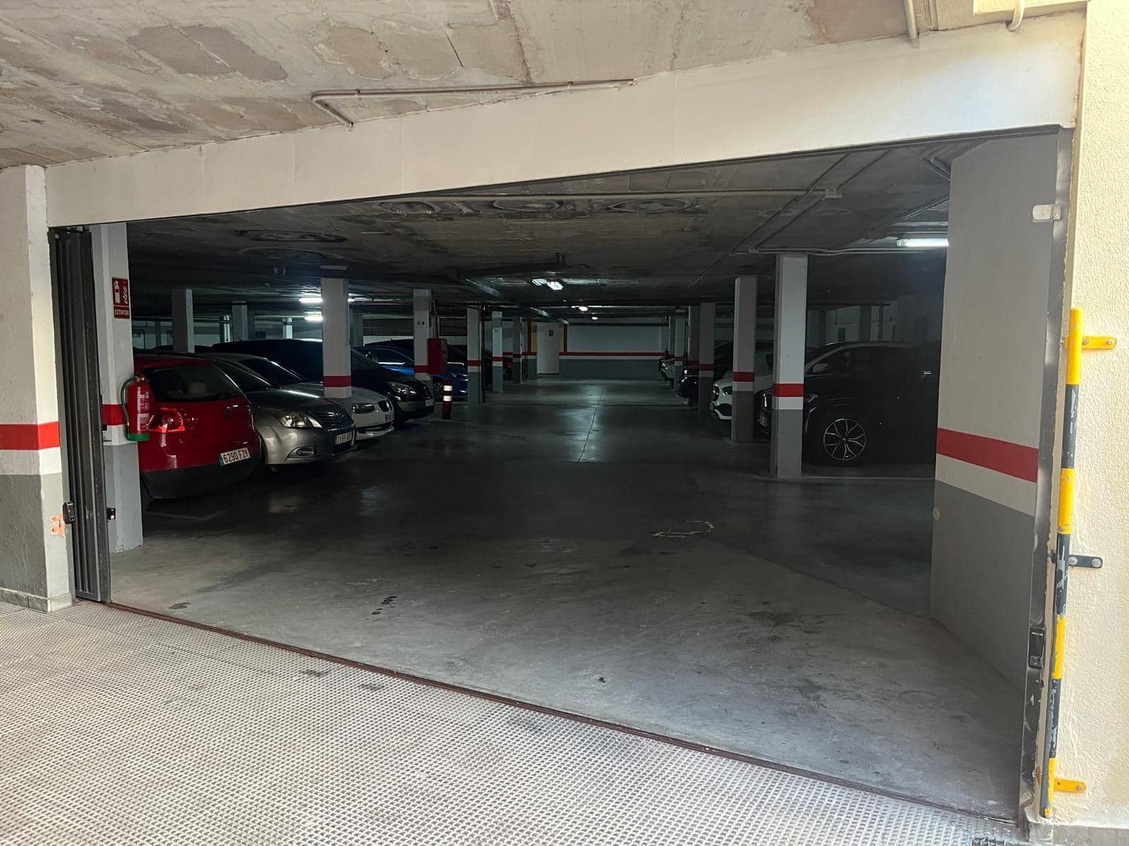 2 soveværelse Lejlighed til salg i Alicante by med swimmingpool garage - € 340.000 (Ref: 9379023)