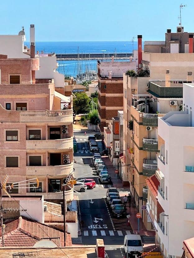 2 slaapkamer Appartement te koop in Torrevieja - € 153.900 (Ref: 9382839)