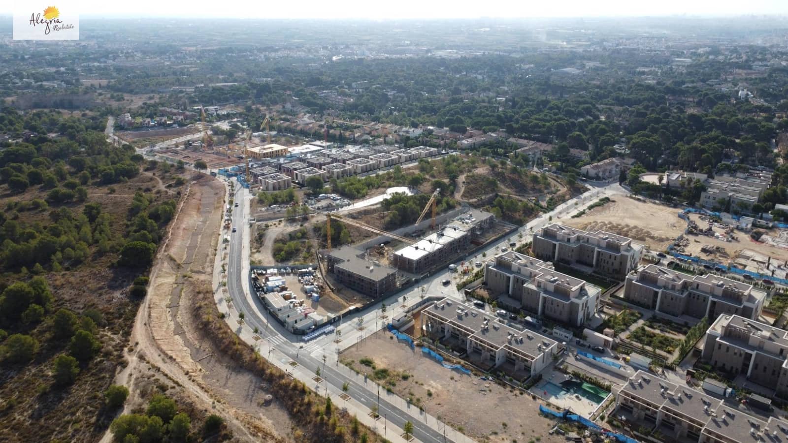 Adosado de 4 habitaciones en Campolivar en venta con piscina - 645.000 € (Ref: 9385598)