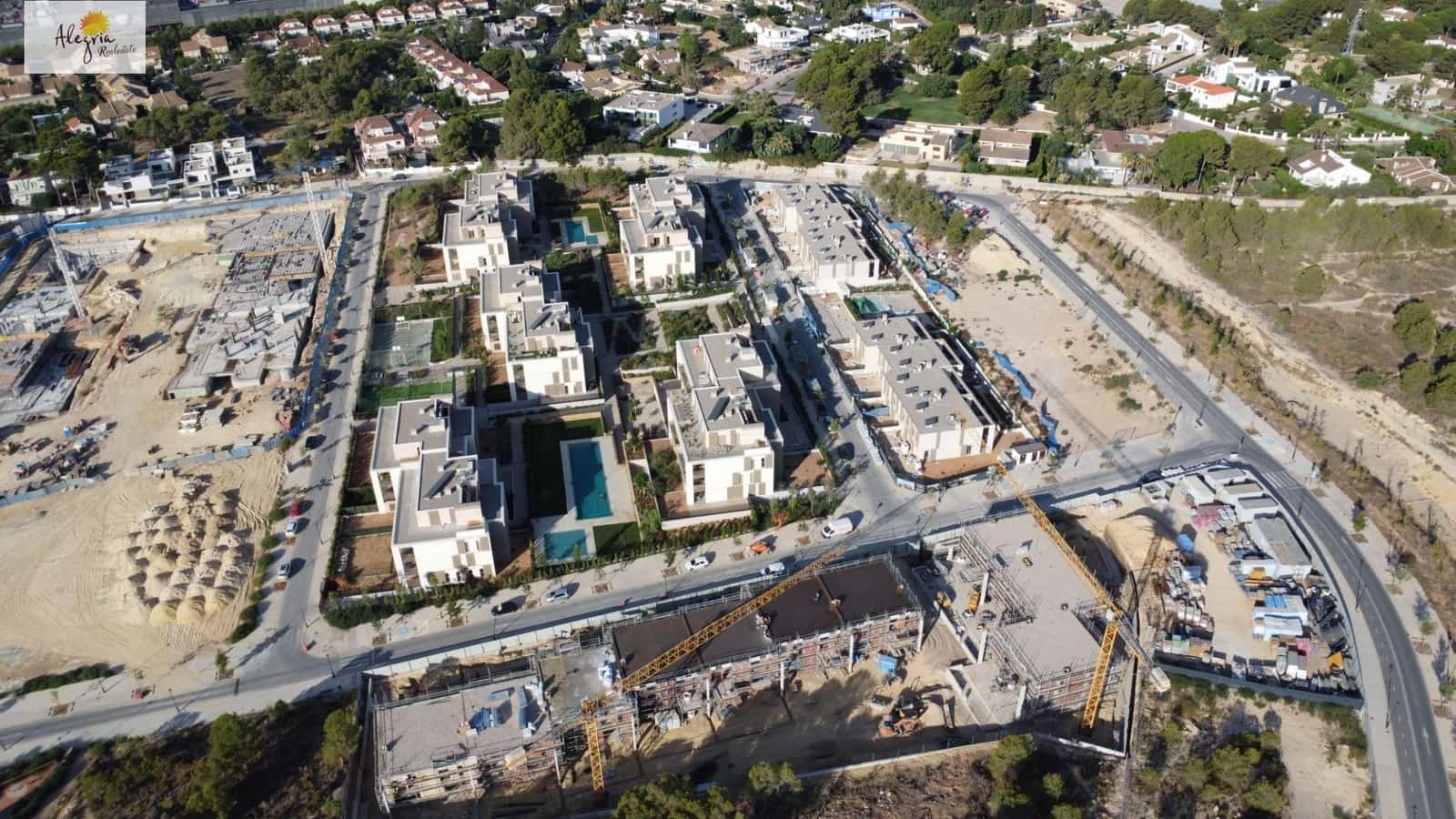 Adosado de 4 habitaciones en Campolivar en venta con piscina - 645.000 € (Ref: 9385598)