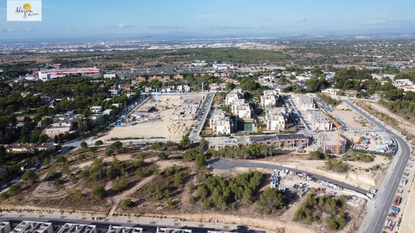 Adosado de 4 habitaciones en Campolivar en venta con piscina - 645.000 € (Ref: 9385598)