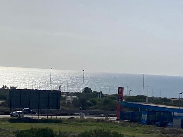 3 soverom Rekkehus til salgs i Punta Prima, Orihuela med svømmebasseng - € 229 000 (Ref: 9385605)