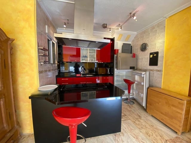 3 soverom Rekkehus til salgs i Punta Prima, Orihuela med svømmebasseng - € 229 000 (Ref: 9385605)